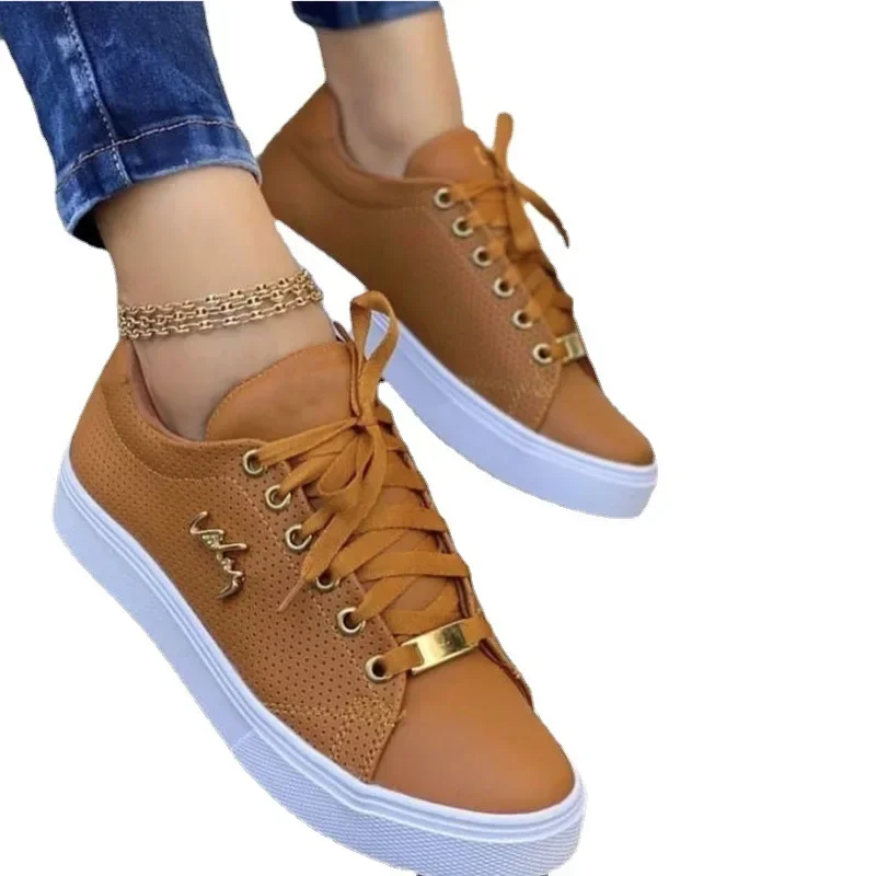 Bayan sonbahar yeni Retro düz kaymaz vulkanize ayakkabı açık koşu eğitmenler Lace Up yürüyüş Sneakers ayakkabı artı boyutu 43