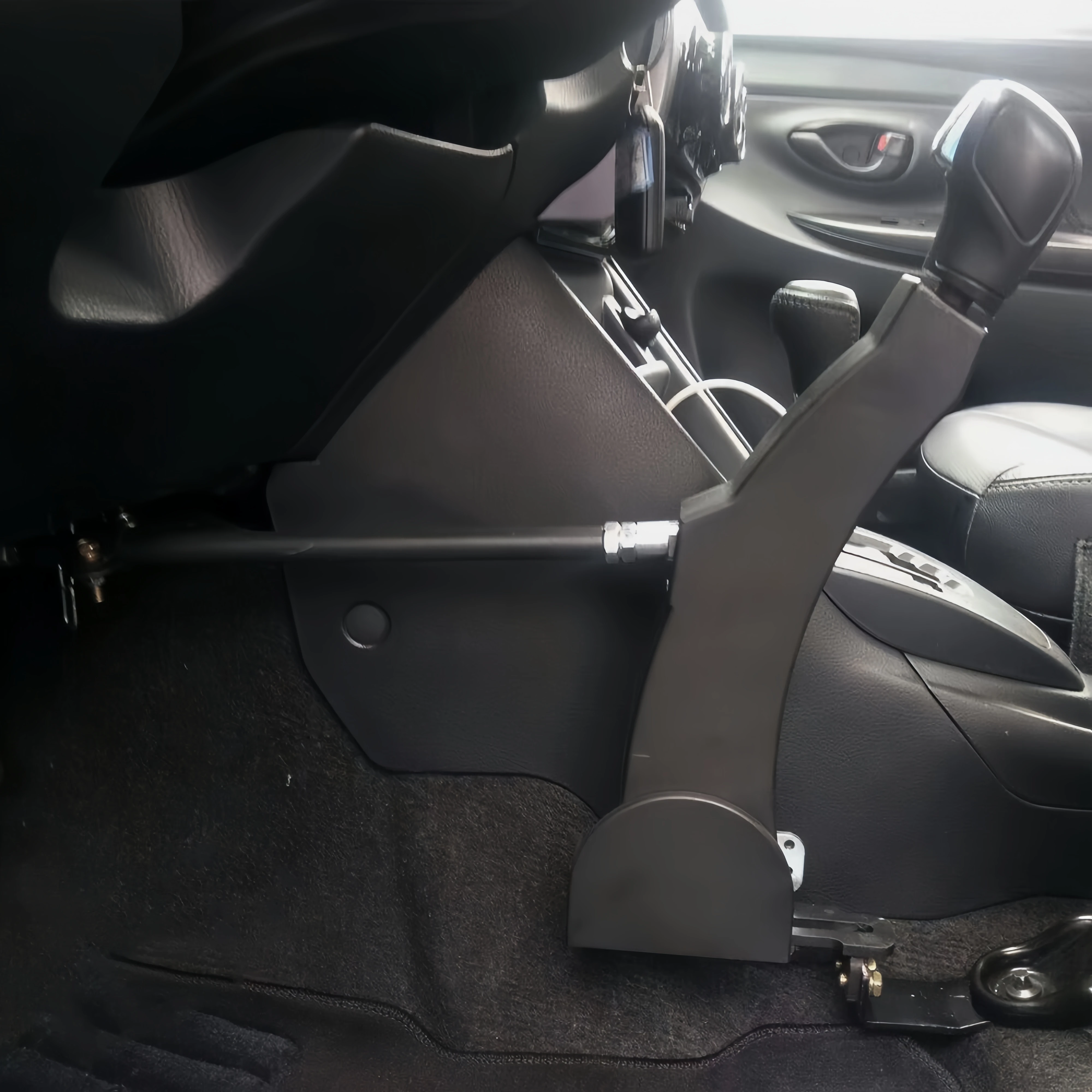 LHD Car Use Handicap Car Hand Control for Disabled Drivers Push Pull Control Brake and Throttle by Hand Disabled Driving Tools