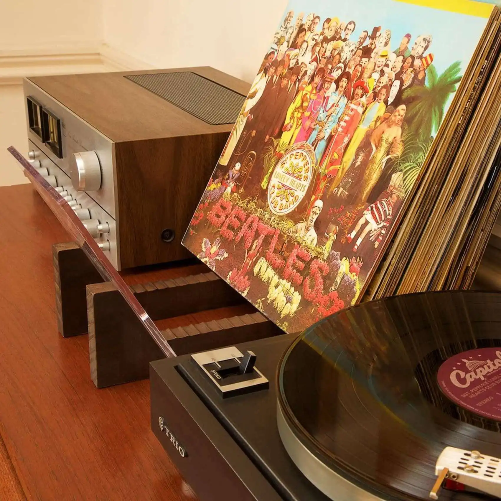 

AS94-2X Vinyl Record Storage Holder - Acrylic Ends - Display Your Singles And Lps In This Modern Portable Rack Unit
