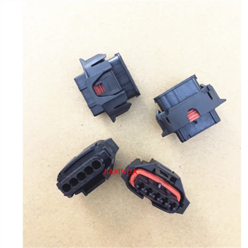 

936062-1 Plastic shell connector with 5 pins and sheathed plug