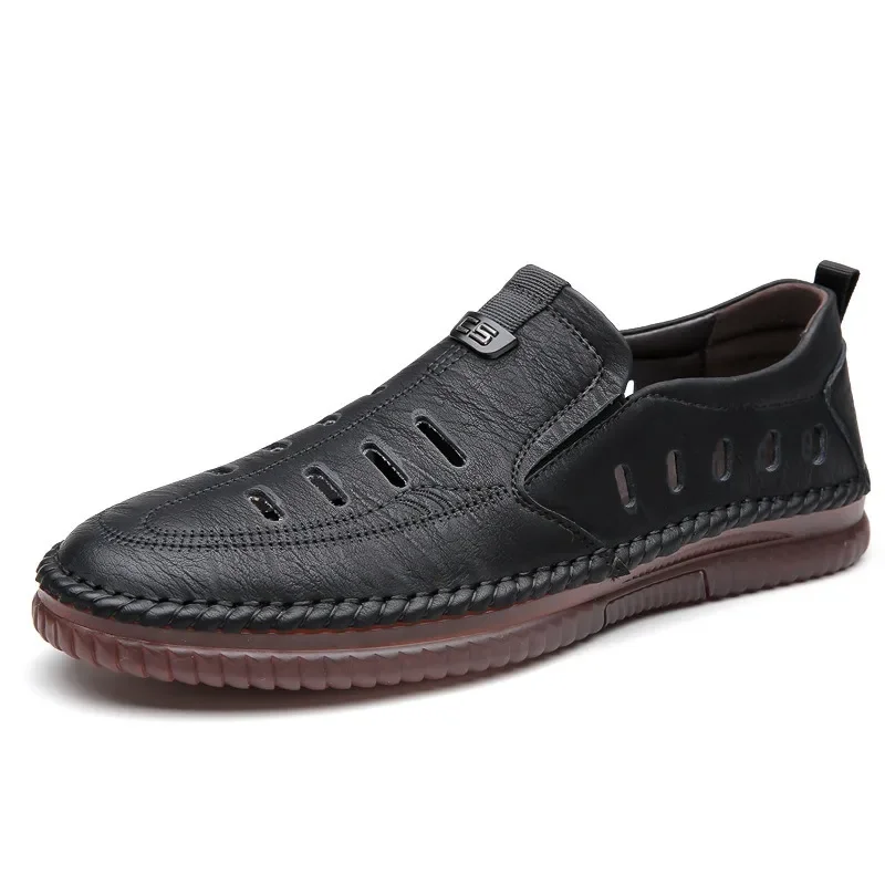 Mocasines casuales huecos para hombre, zapatos de cuero transpirables, antideslizantes, resistentes al desgaste, primavera y otoño, a la moda, novedad de verano