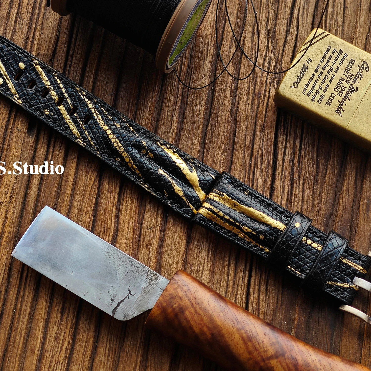 HANDMADE CUSTOM SPANISH GOLD-SPATTER LIZARD SKIN, SWORD-SHAPE, WATERPROOF, SWEAT-RESISTANT, PADDED PIN BUCKLE WATCH STRAP
