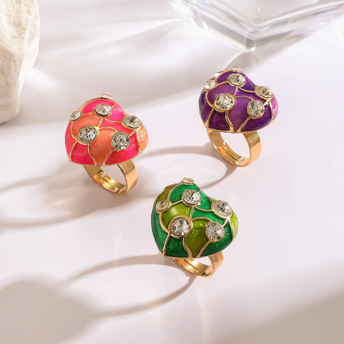 Exaggeration Creativity Resin Inlay Rhinestone Heart Shape Rings for Women New Trend Boho Geometric Finger Rings Party Jewelry