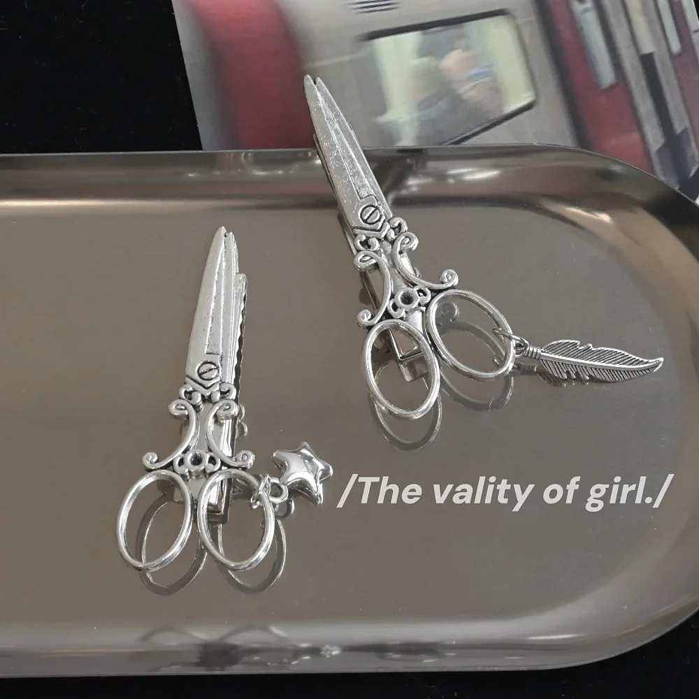 Y2K Gothic Punk Hip Hop Scissors Hair Clips Metal Feather Star Hair Barrettes for Women Alternative Hair Accessories
