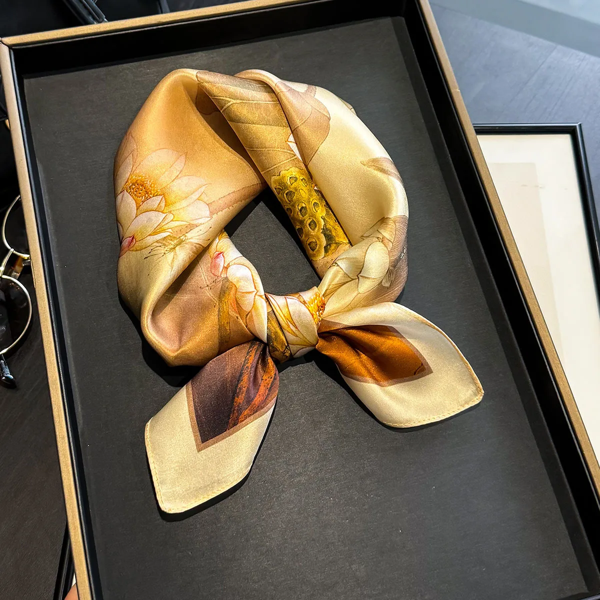 ผ้าพันคอผ้าไหมหม่อน 100% สําหรับผู้หญิงผ้าคลุมไหล่ Foulard ผ้าพันคอ Pashmina Neckerchief หญิง Hijab ผ้าพันคอฤดูใบไม้ผลิแฟชั่น bufanda