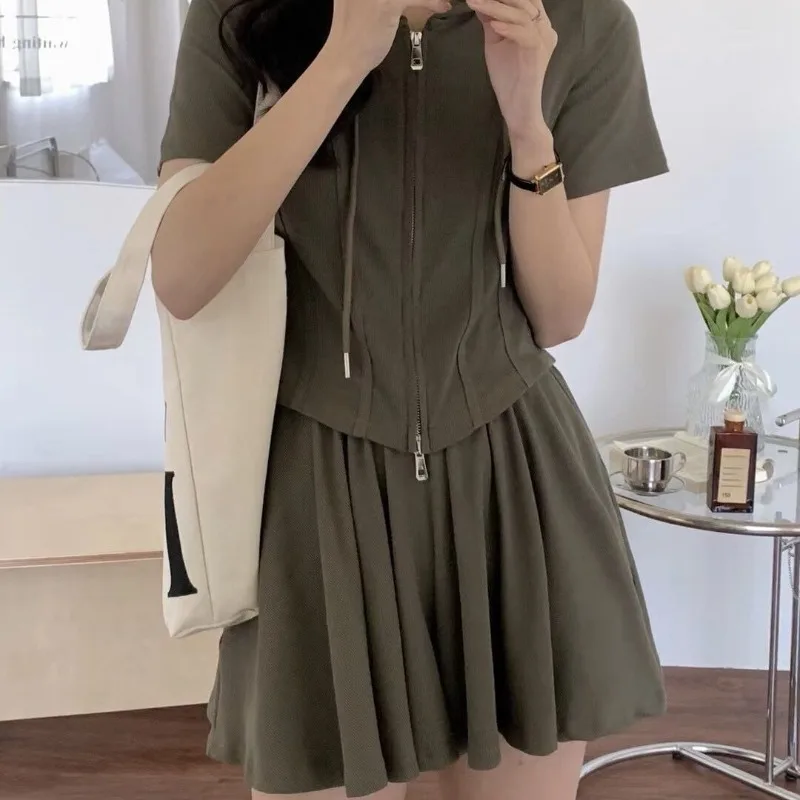 High Waist Thin Trouser Skirt Two-piece Set 2026 Summer New Fashion Commuter Design Sense Hooded Double Zipper Short-sleeved Top