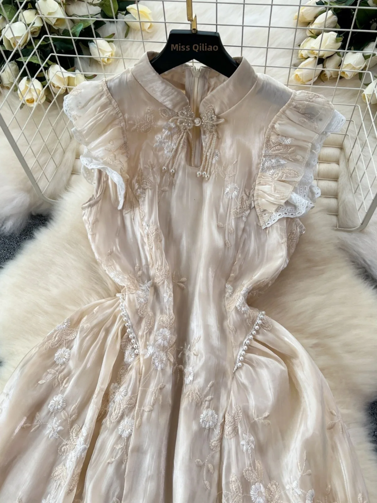 신상 중국 스타일 고급 여성 드레스 2024 신상 민족 스타일 단추 장식 허리 조임 자수 우아한 여성 가운 롱 드레스