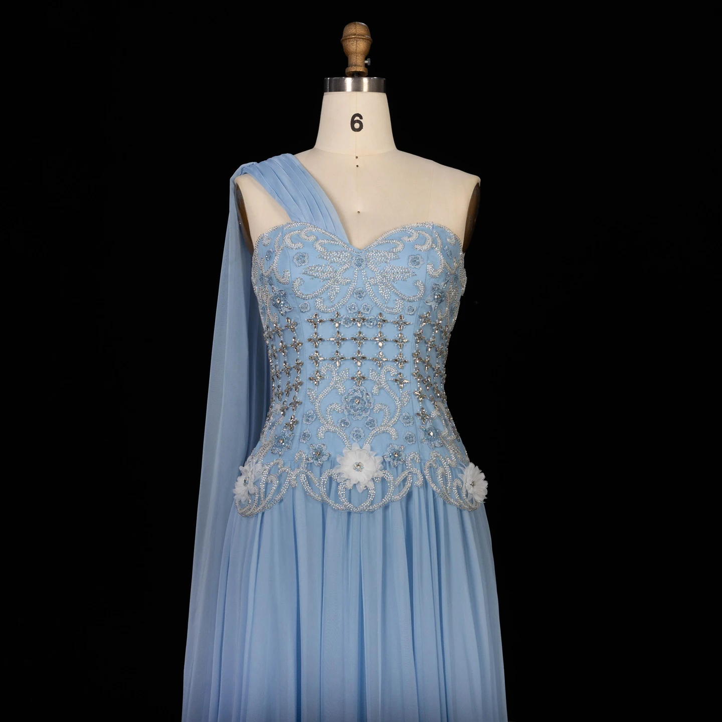 Sharon Said Elegantes Blaues Chiffon-Abendkleid, Einschultriges, Handbesticktes 3D-Blumenkleid für Hochzeitsfeier, SS285, Maßanfertigung – Detail 5