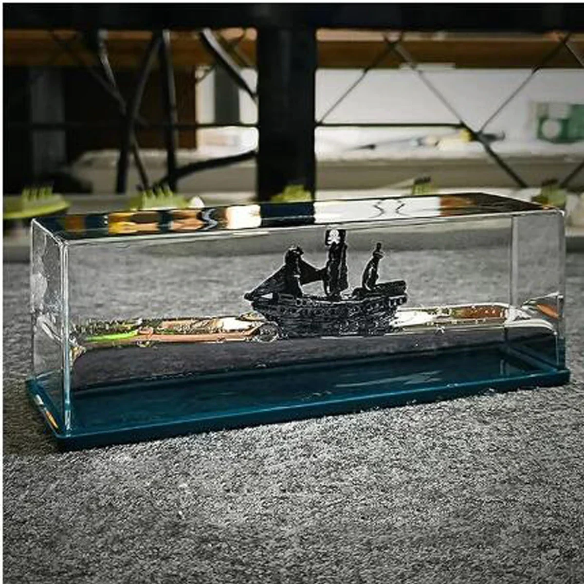 Creative Pirate ship Cruise Ship Fluid Drift Bottle Unsinkable Cruise Ship Toy Boat Cruise Model Living Room Decor Gifts