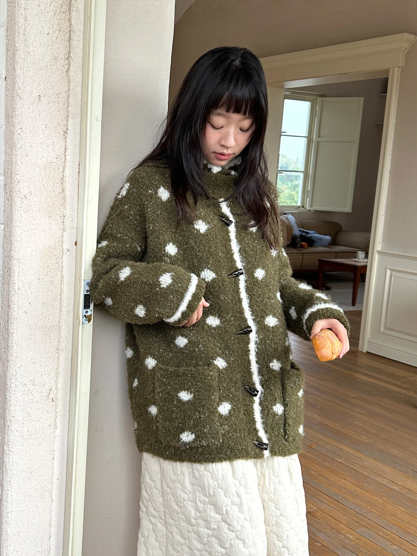 

Свитер в горошек Soft een с роговими пуговицами, свободный кардиган, полиэстер, полиэстер, шерсть, спандекс, осень-зима, модная женская одежда...