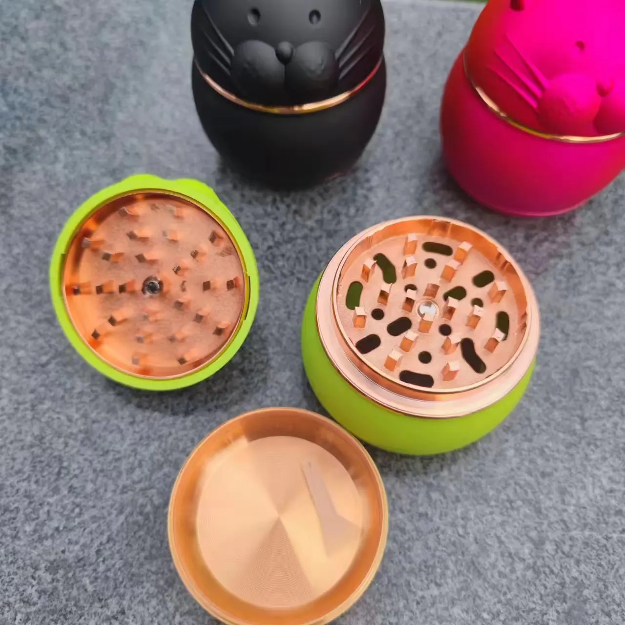 New 7cm cute cat shaped grinder cigarette accessories available in multiple colors