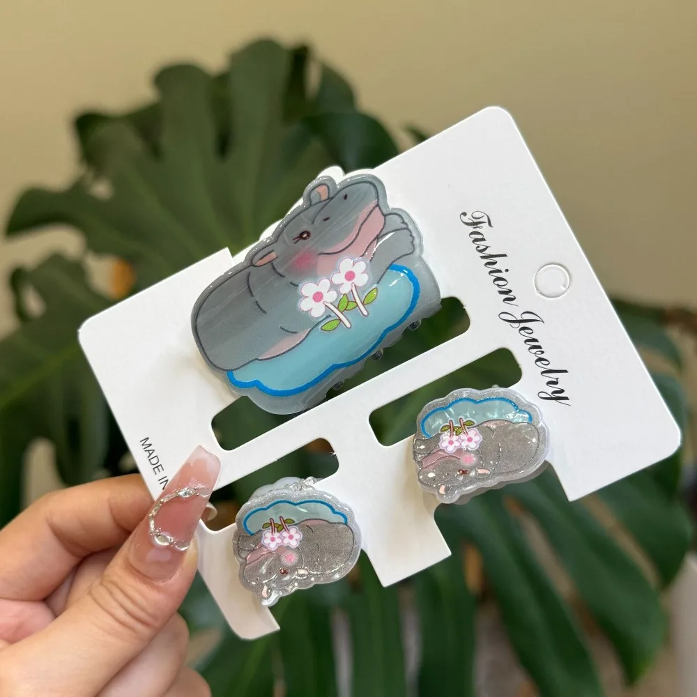 

1/3Pcs Kawaii Miss Hippo Hair Claw Flower Acrylic Small Shark Clip Set Geometry Headwear Cartoon Capybara Hair Clip Travel