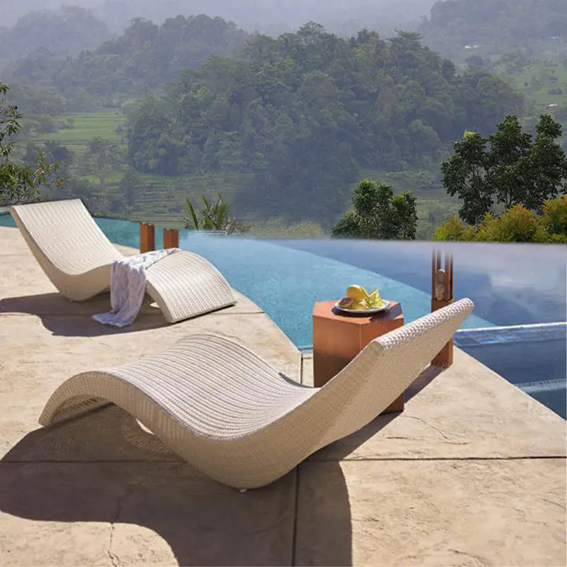 Outdoor Leisure Rattan Chair  Courtyard Lounge Chair Swimming Pool Lying Bed Folding Rattan Beach Chair