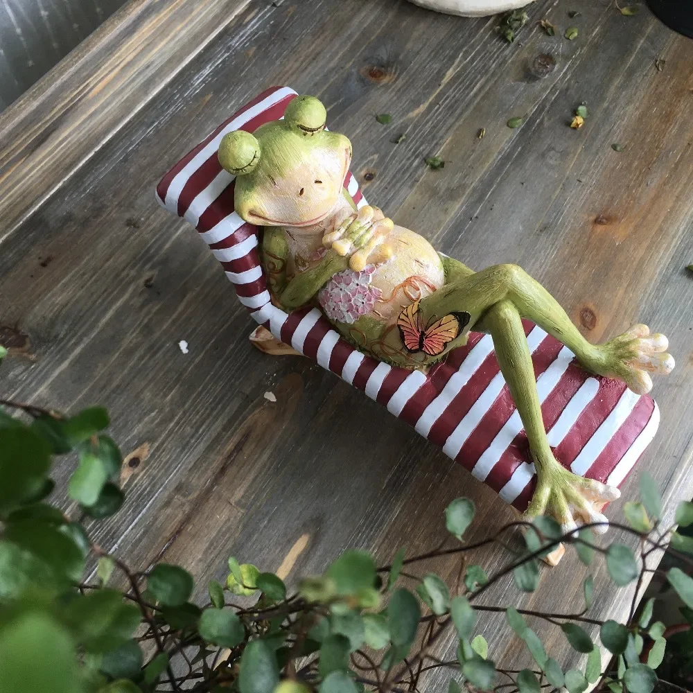 

Outdoor Garden Villa Courtyard Kindergarten Lawn Decoration Bionic Frog Figurine Resin Animal Ornaments Landscaping Decoration