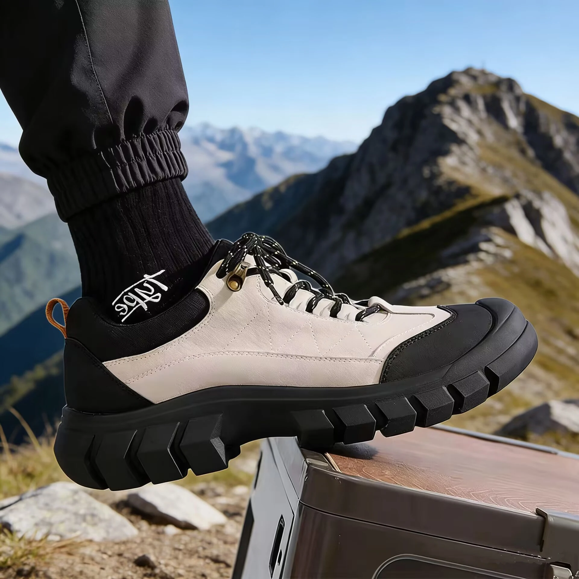 men's-outdoor-climbing-oes-genuine-leather-lightweight-breathable-sports-mountain-climbing-oes-anti-slip-waterproof-trave