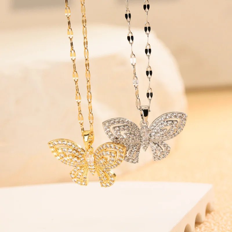Fully Set Zircon Hollowed Out Butterfly Fashionable Pendant Necklace with Feminine Temperament, Light Luxury Collarbone Chain