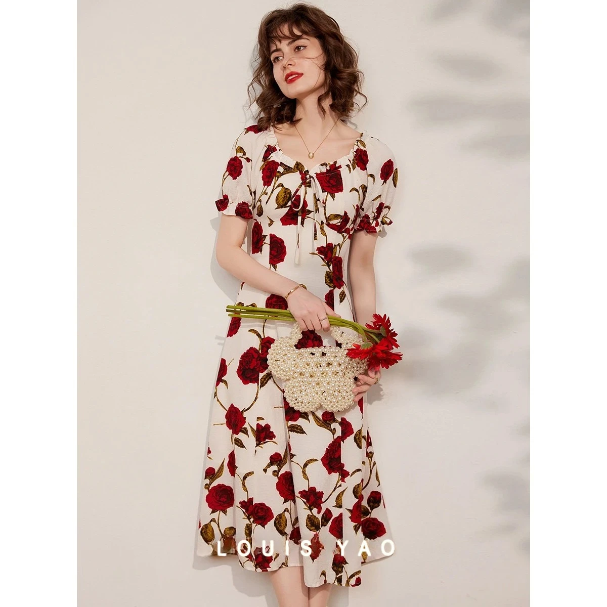 

LOUIS YAO Arc V-neck Printed Dress 2025 Summer Ruched Elegant Long Slim Short Sleeve Women's Dresses Chic Street Wear
