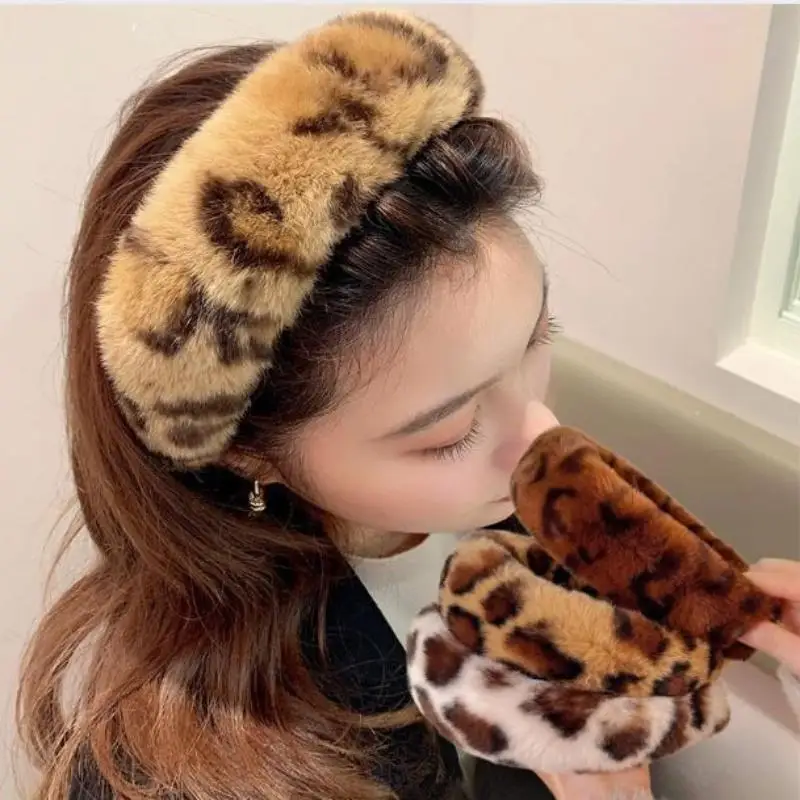 

Korean Soft Plush Headbands Imitation Rabbit Fur Padded Hair Bands Warm Fluffy Furry Hair Hoops Girls Makeup Hair accessories