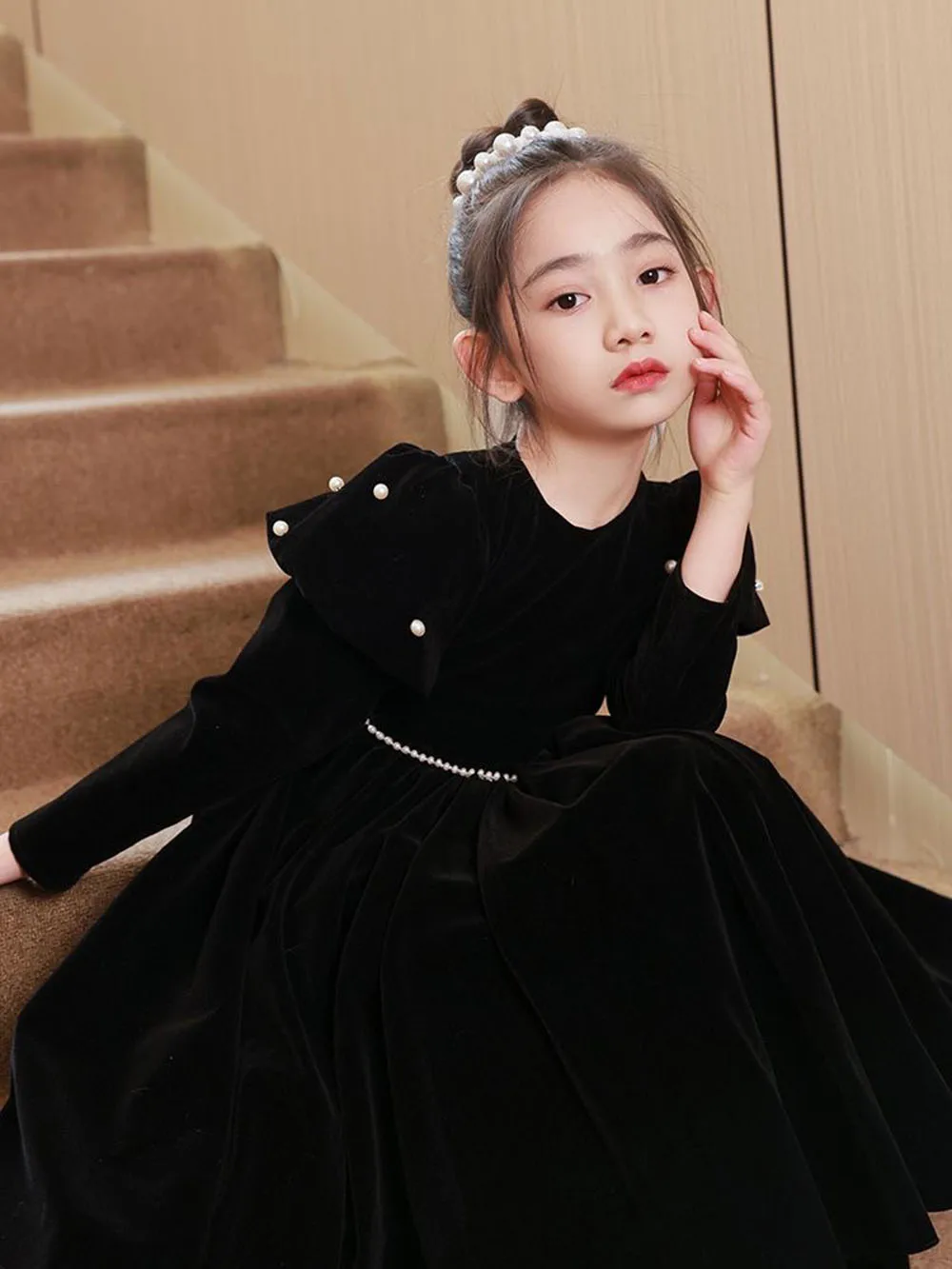 4-8T Children's Elegant Classical Black Velvet Dresses Girl's O-Neck Bubble Long Sleeved Simple A-Line Princess Party Dress