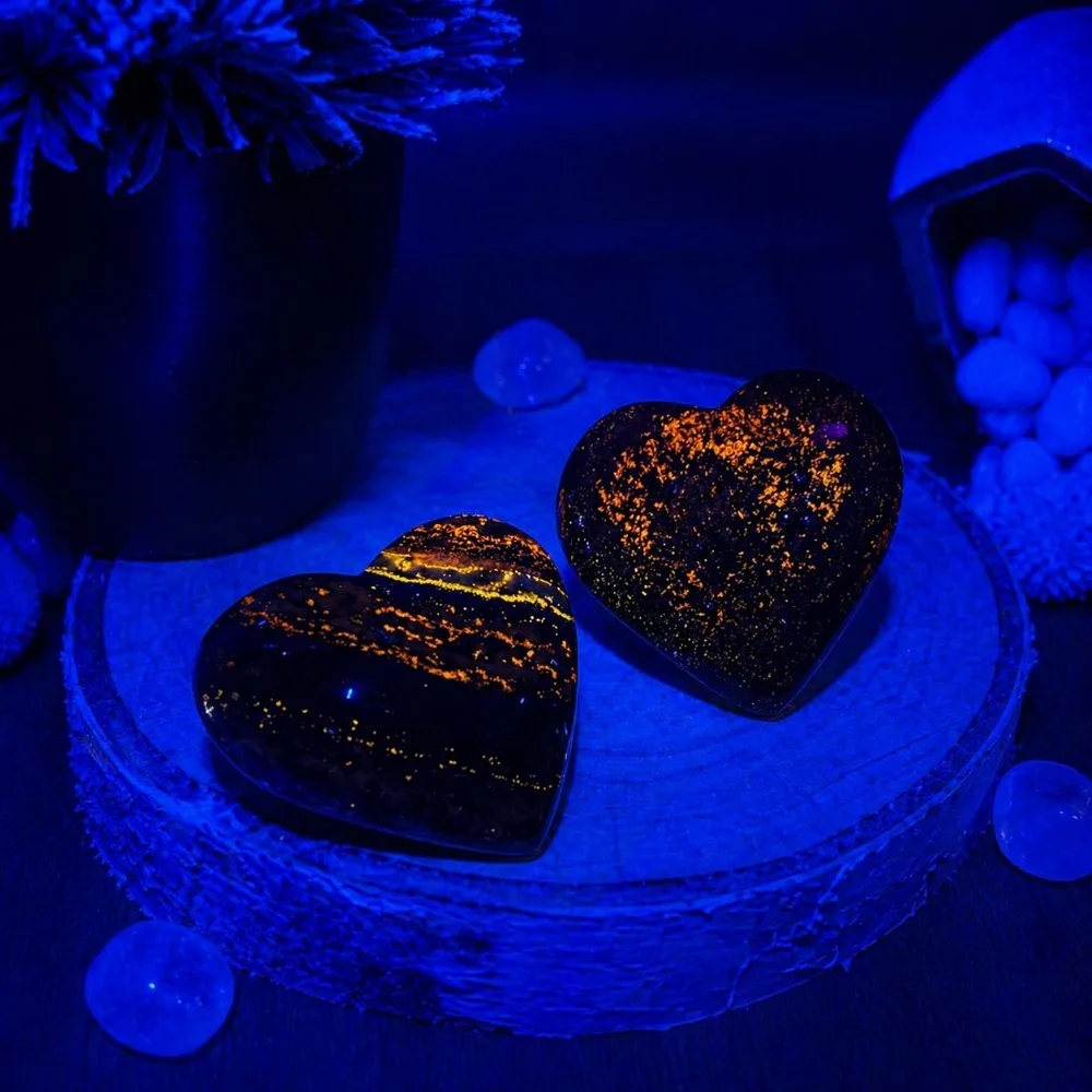 Natural Lapis Lazuli Crystal Heart,Crystal Protection Amulet Meditation Altar Decor Reiki Chakra Balance Spiritual Healing Stone