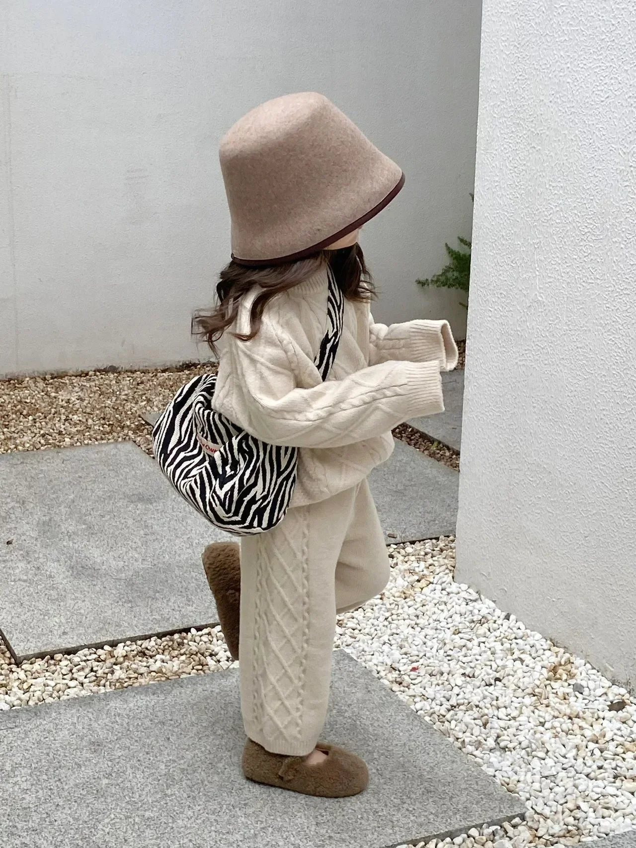 

Children Autumn and Winter Knitting Set New Girl Baby Fashionable Knitted Sweater Top Long Pants Two Piece Set