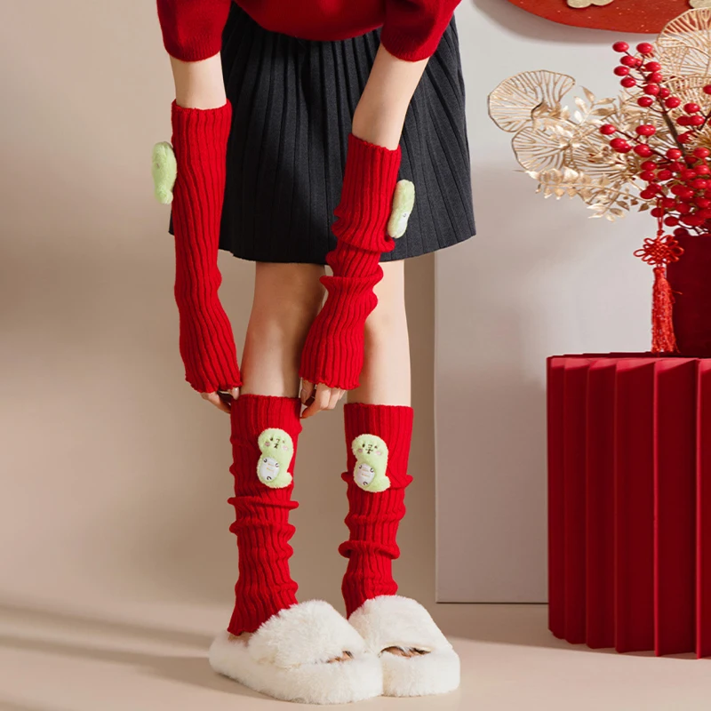 Calcetines rojos del año de la serpiente, manga acrílica, figura tridimensional femenina, calcetines de Año Nuevo ins