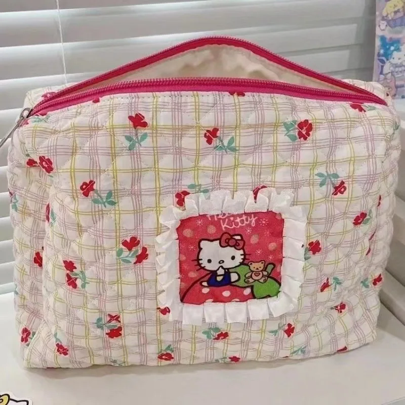 Hello Kitty Cute Cartoon Cat Large Capacity Makeup Bag Travel Portable Floral Student Storage Bag Women Accessories Wholesele