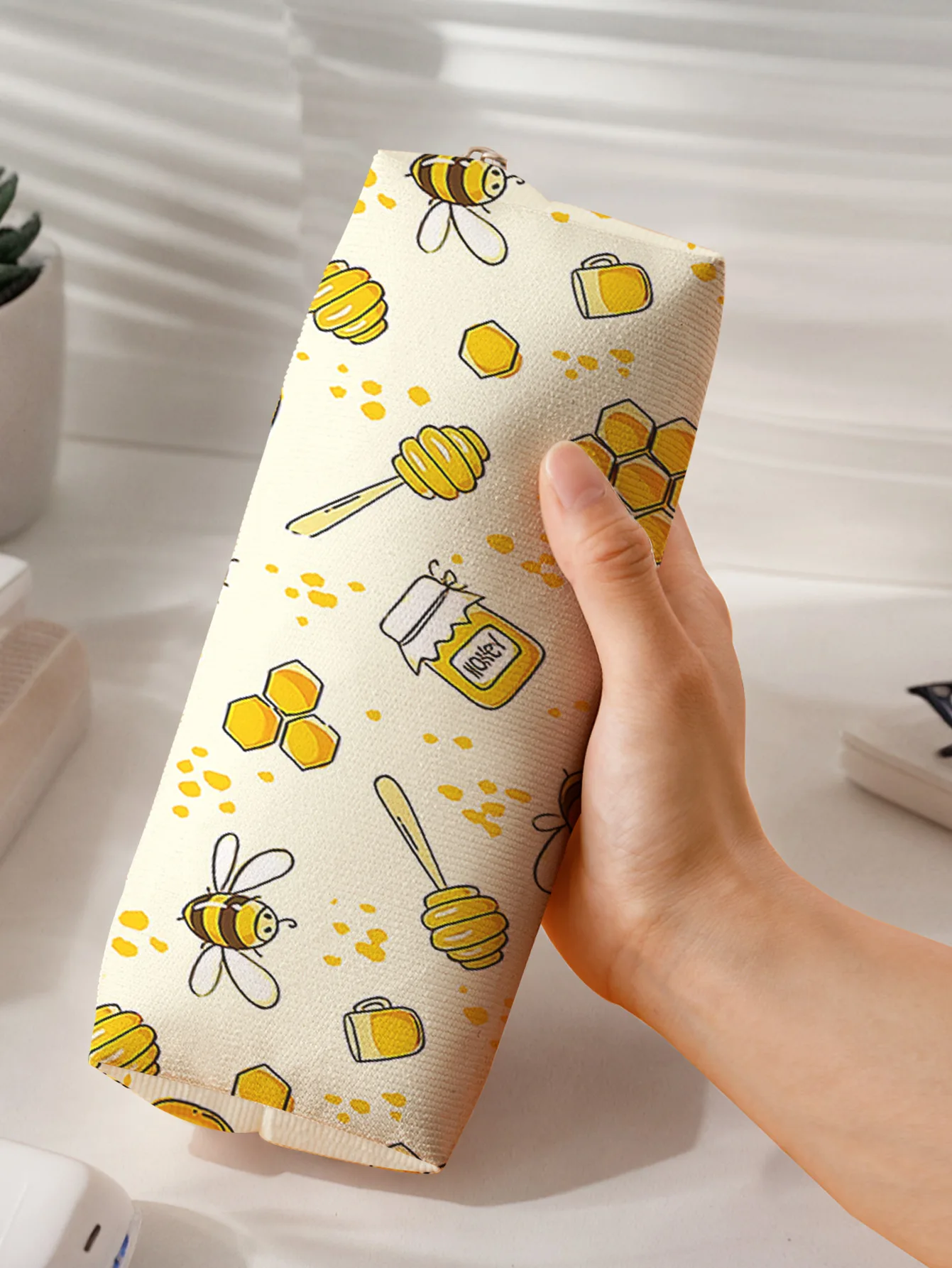 Bee Honeycomb Print Zipper Pencil Bag Cute Student Stationery Pouch Portable Cosmetic Storage Case