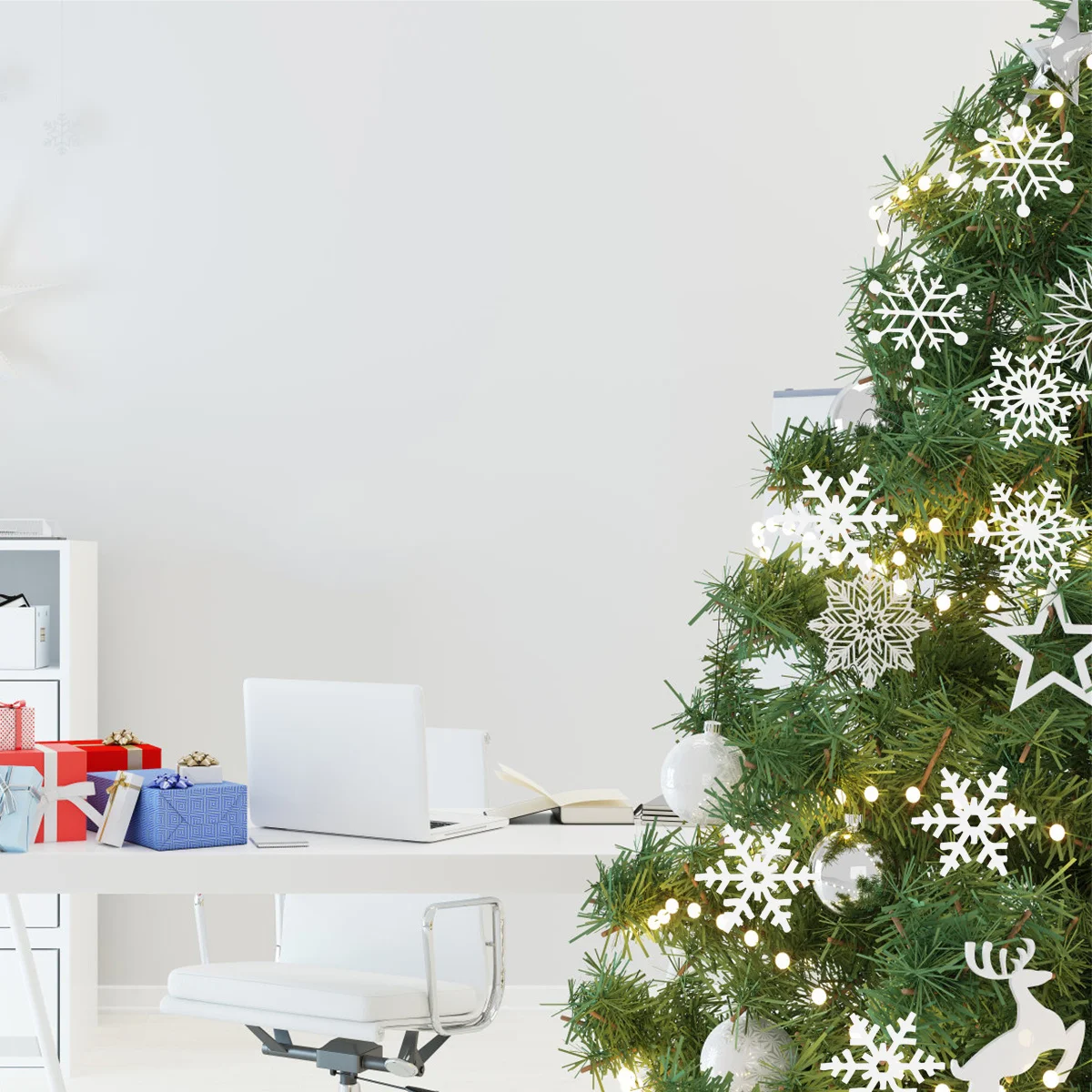 

6Pcs Felt Snowflakes Seasonal Decoration Three Unique Patterns Ideal for Xmas Tree Holiday Party DIY Craft Window Door Table