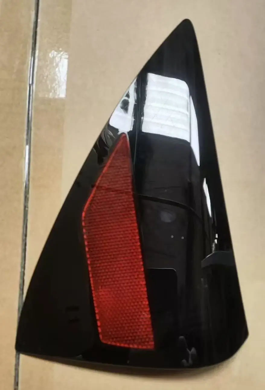 

2024 for Tesla for Model 3 Highland 2025 for Model Y Juniper Trunk Left Red Charging Decorative Cover Protective Cover