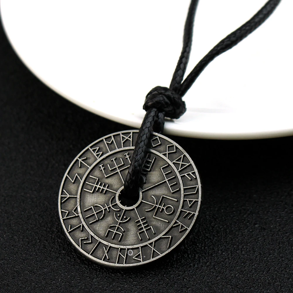 Vintage Nordic Odin Viking Compass Vegvisir Pendant Necklace Biker Nordic Odin Rune Pendant Amulet Jewelry Gift