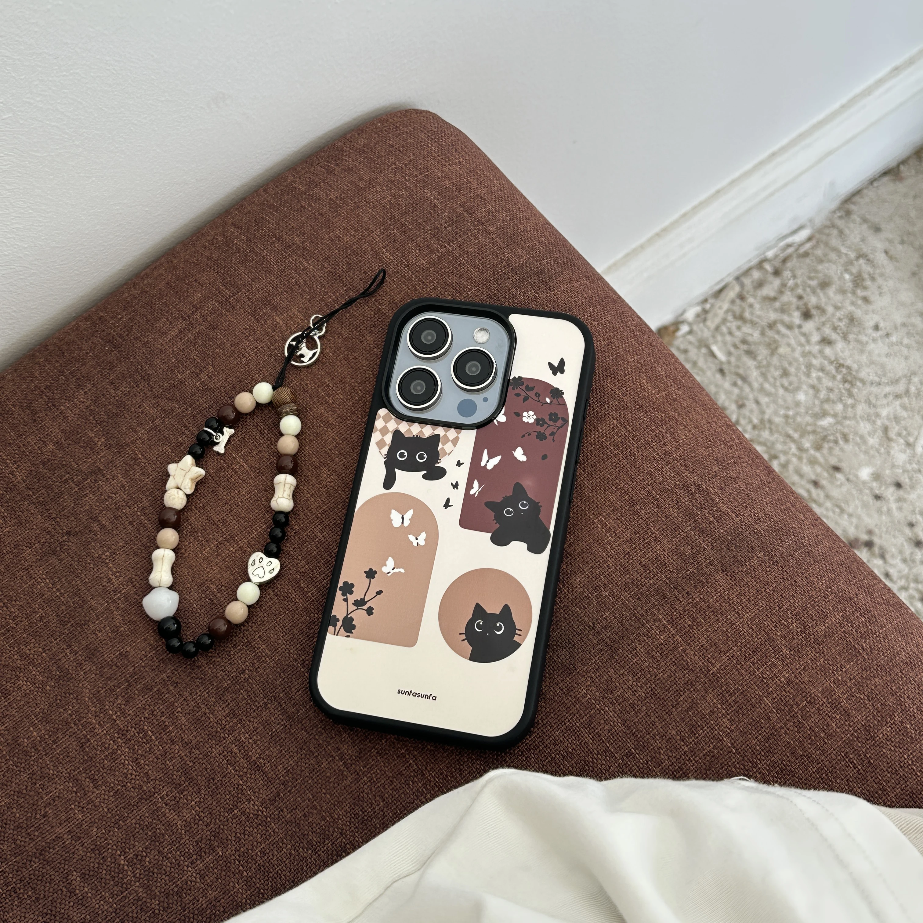 

New Chinese-style flowers, butterflies and black cats Phone Case For iPhone 16 15 14 13 Pro Max fundas iphone 15 case Protective