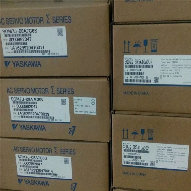 New In Box Yaskawa SGM7J-08A7C6S Servo Motor In Stock