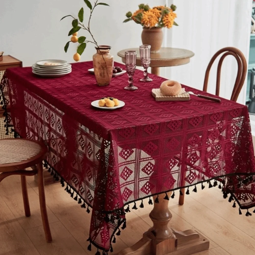 

Rectangular Hollowed Out Tablecloth Checkered Pattern Non-Slip Retro Tablecloth Dust-Resistant Dustproof Lace Tablecloth Wedding