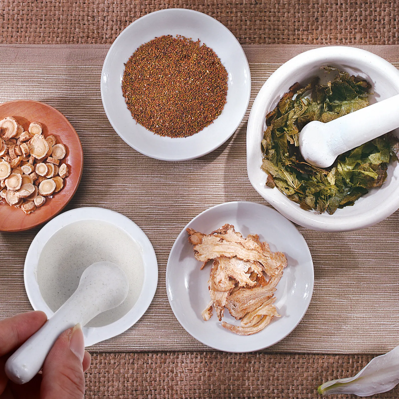 2Sets Porcelain Pestle Set Lab Quality Medicine Masher Bowl Ergonomic Pestle Easy Clean Round Smooth Finish for Garlic Herb