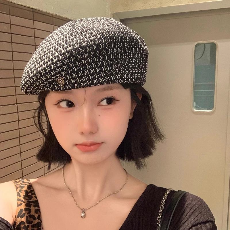 

Japanese Niche Retro Mixed-color Knitted Berets for Women Summer Autumn Travel Breathable Versatile Elegant Painter Hats