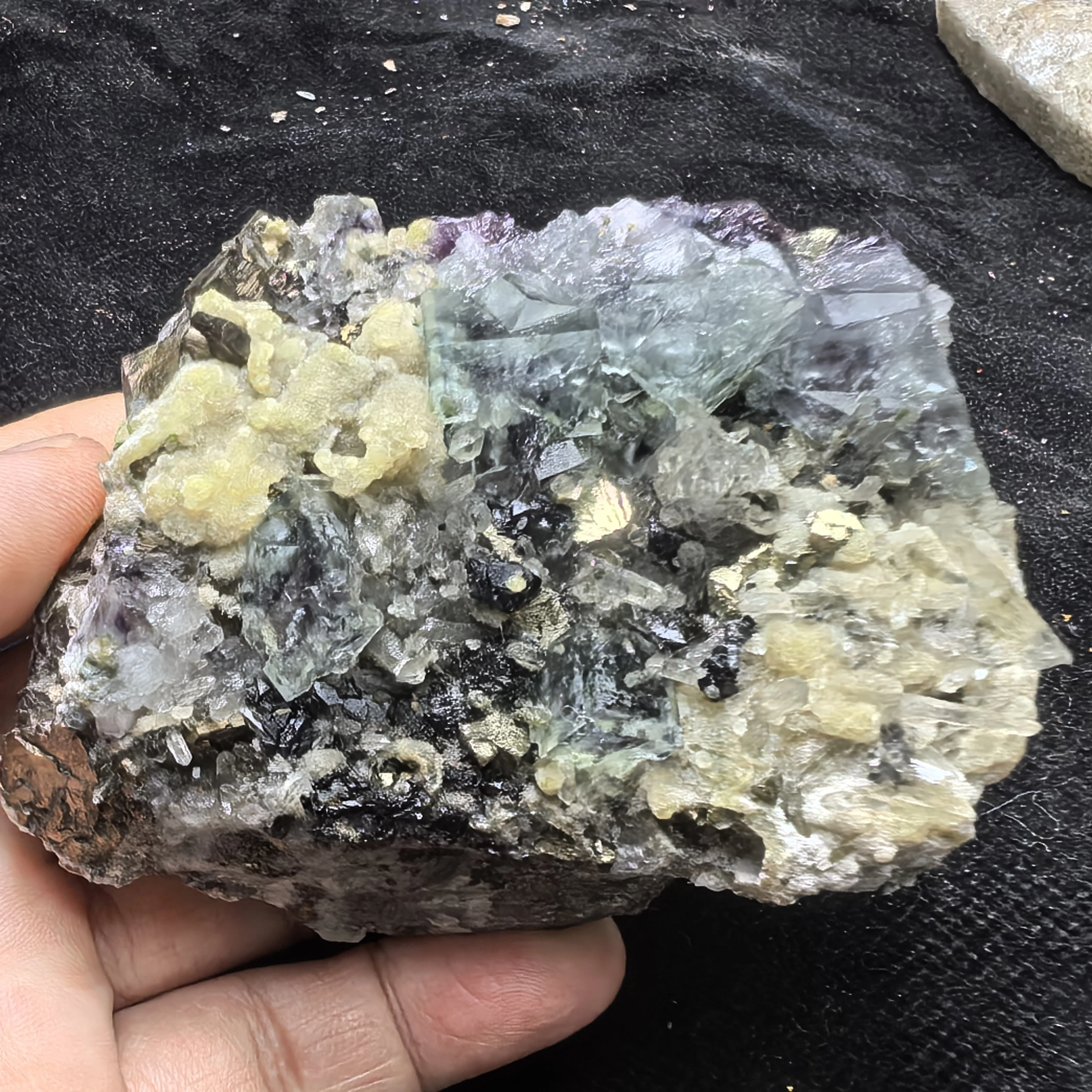 

234gNatural fluorite, black tungsten, chalcopyrite, crystal mica mineral specimens for healing energy home decoration collection