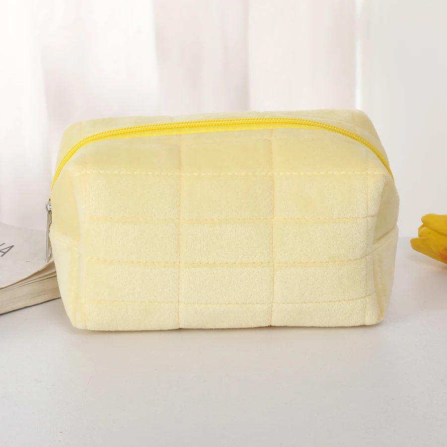 Cute Plush Makeup Bag Large Capacity Fluffy Cosmetic Bag Cow Print Zipper Toiletry Storage Pouch Soft Travel Make Up Organizer B