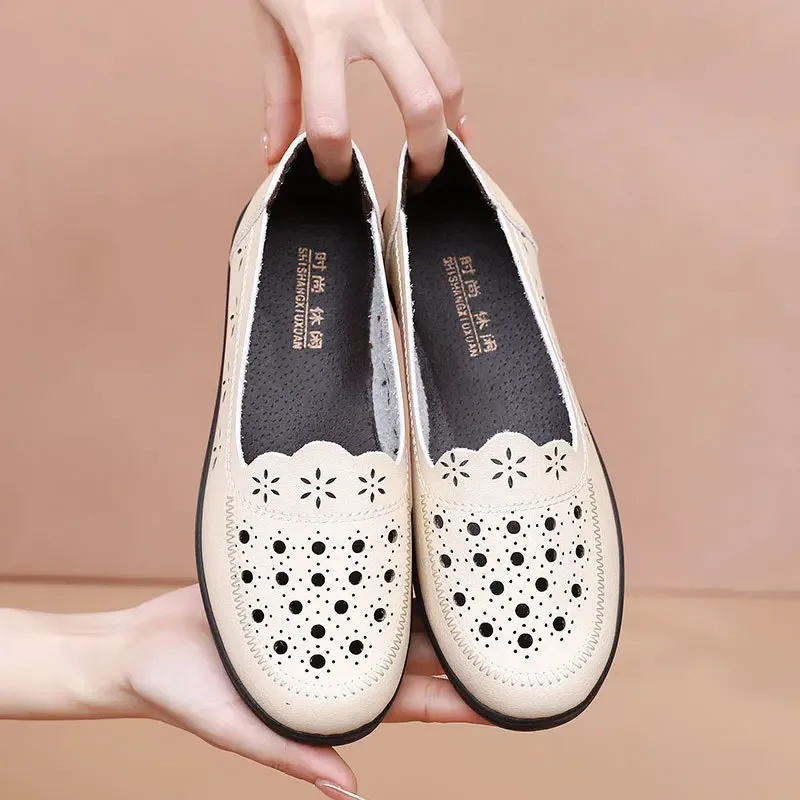 Mom Sandals Summer Breathable Hollow Leather Shoes Soft Bottom Non slip Flat Bottom Middle aged Women's Shoes Elderly Hole Shoes
