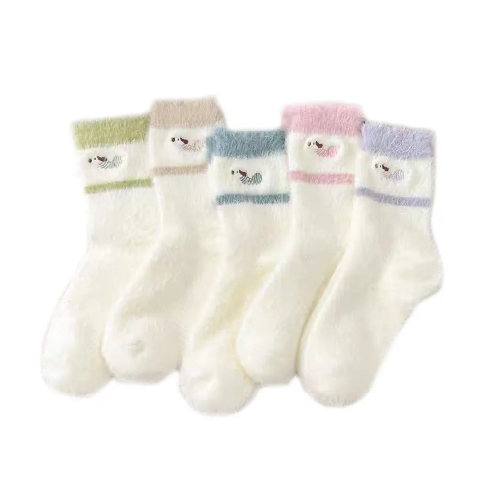 

5Pairs Fashion Puppy Dog Winter Fluffy Socks Embroidery Fluffy Mink Fleece Socks Pile Up Cartoon Plush Floor Socks Streetwear