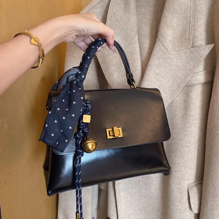 

High end women's bag crossbody bag 2025 spring Korean small shoulder bag commuting hand-held single shoulder armpit bag