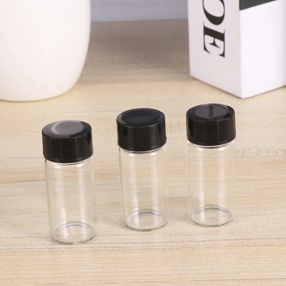 5ml Glass Storage Bottles with Black Lids, 20pcs High-Transparency Lab Vials for Jewelry Making & Sample Storage