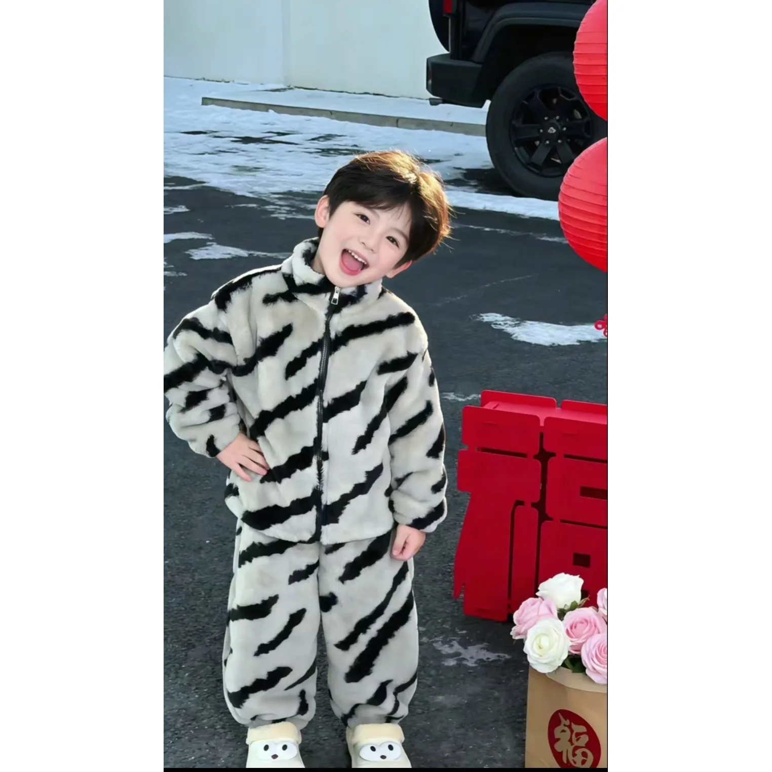 2026 Thermal Flannel Set for Boys Girls Striped Winter Homewear with Fleece Lining Warm Cozy Kids Sleepwear Set Cartoon Design