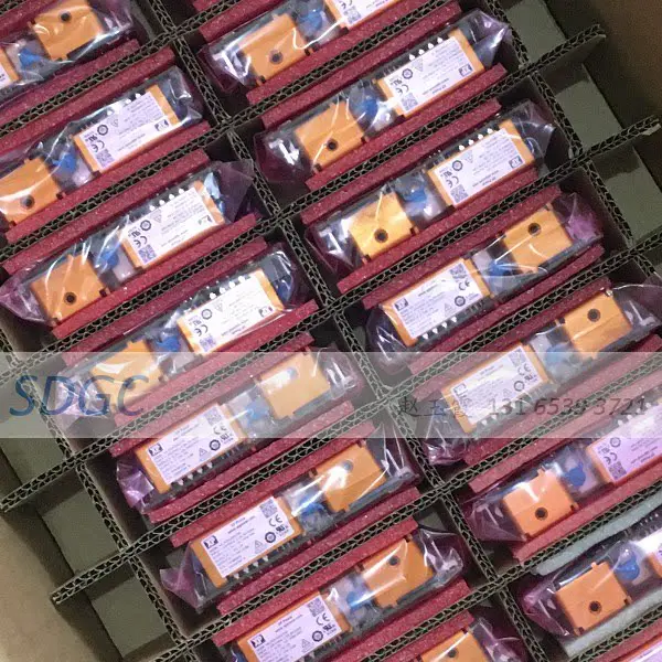 ECM100UT33 Genuine In Stock XP Power Switching Power Supply 100W Triple Output