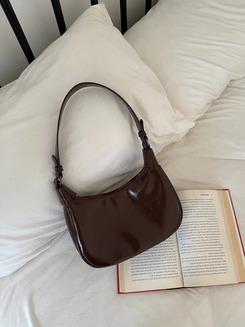

Niche retro underarm bag women 2025 new fashion one shoulder commuter dumpling bag versatile messenger bag women