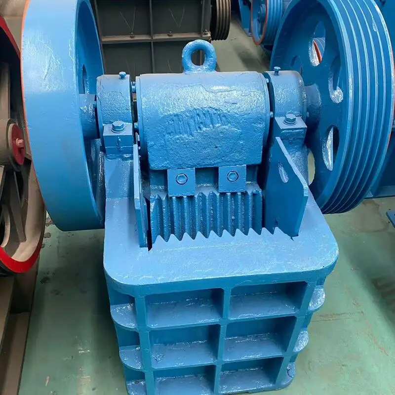 Used RongHe Mobile Small Jaw Crusher AC Motor Engine Bearing 3-10t/h Capacity Easy Operation Farm Ore Stone Mining 1 Year