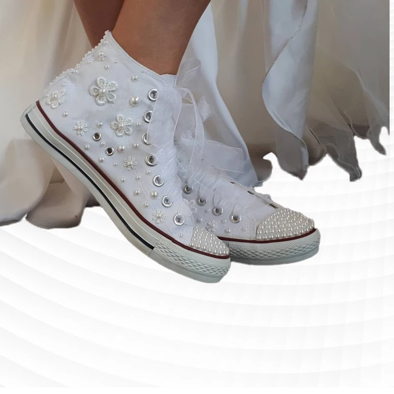 Heavy pearl flower ribbon wedding banquet plus-size women\'s shoes creative custom white lace-up casual sneakers 35-44