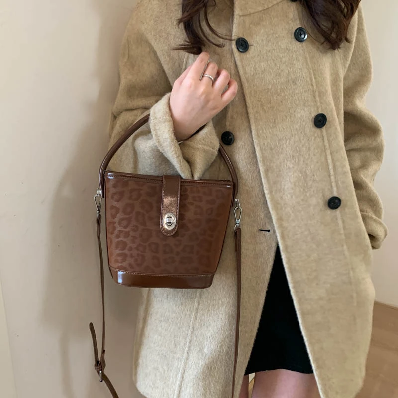 

Luxury Leather Women's Crossbody Bag Elegant Designer Handbag Classic Shoulder Tote Fashion Vintage Style For Ladies