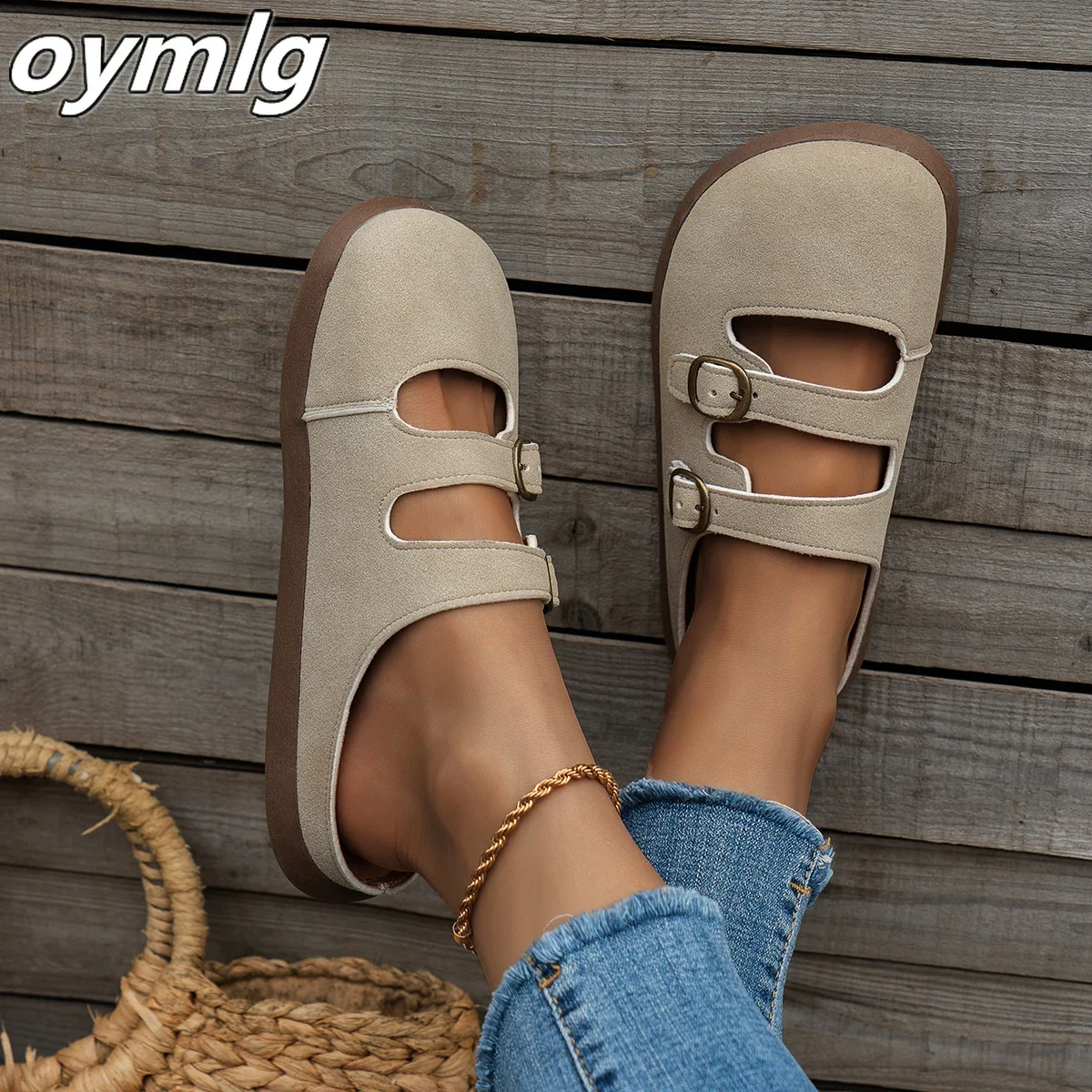 Baotou slippers for women, 2024 summer new fashionable flat bottomed lazy retro belt buckle hollow out