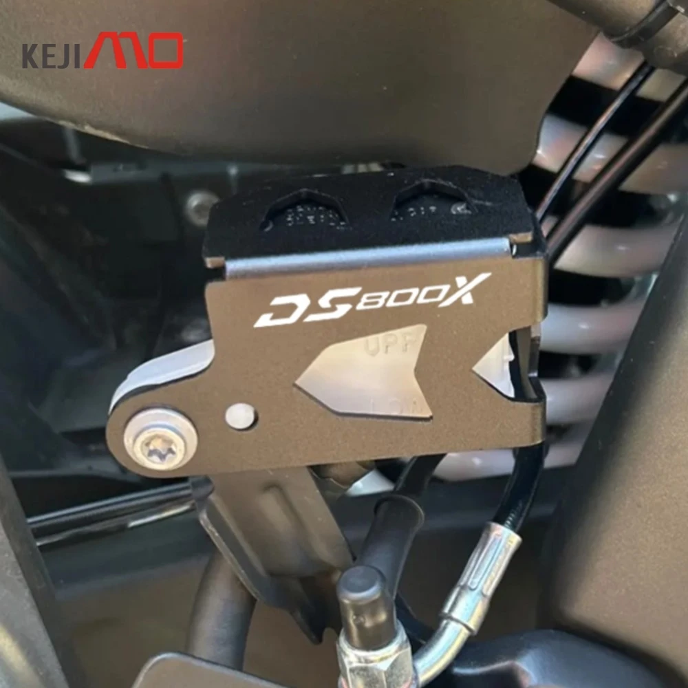 

For Voge DS800X DS625X DS525X 500AC 525AC 525ACX RR660S 2026 Motorcycle Rear Brake Fluid Reservoir Cover Guard Oil Cup Protector